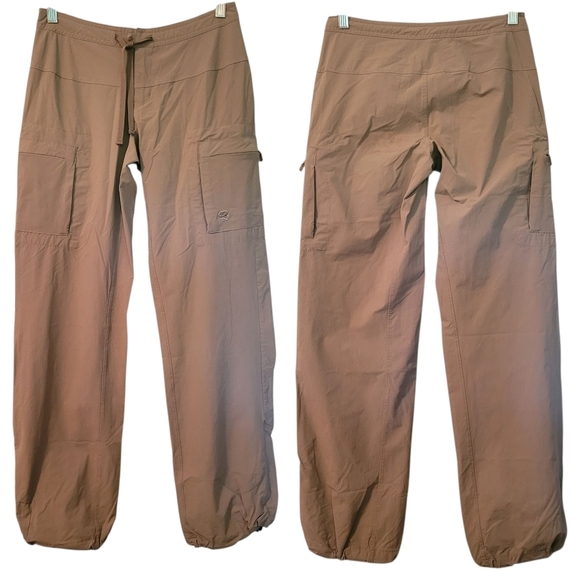 Mountain Hardwear Tan Yumalina Cargo Pants Wmns 2 Low Profile UPF 50 Quick Dry - Picture 1 of 16